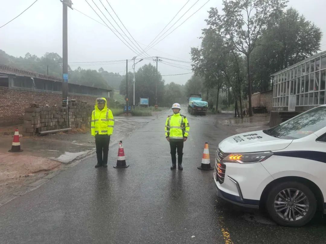 青海这些路段受降雨影响交通阻断！