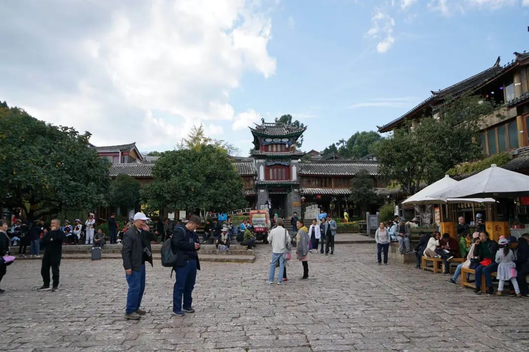 丽江古城“围城收费”卷土重来，定价50元？当地回应