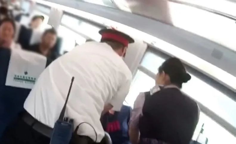 沈阳北站始发！G3483次列车上一老人发生紧急情况！