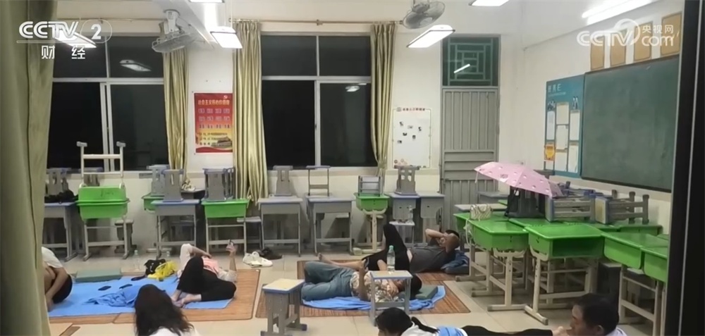 转移避险、回港避风、交通管制……华南各地严阵以待全力防御“韦帕”