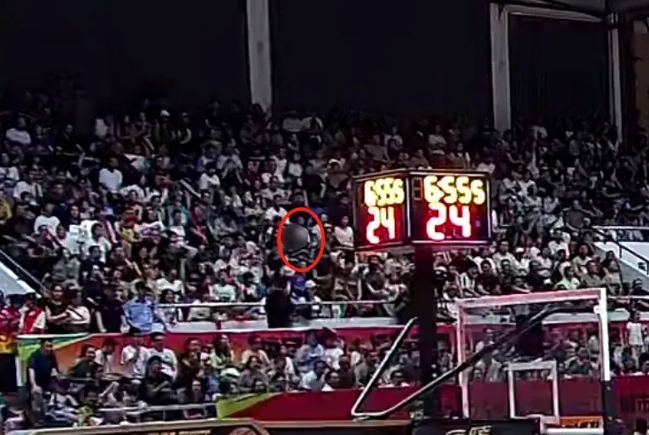 扎进体育馆看球,在逃人员高某被抓获! 扎进体育馆看球,在逃人员高某被抓获!