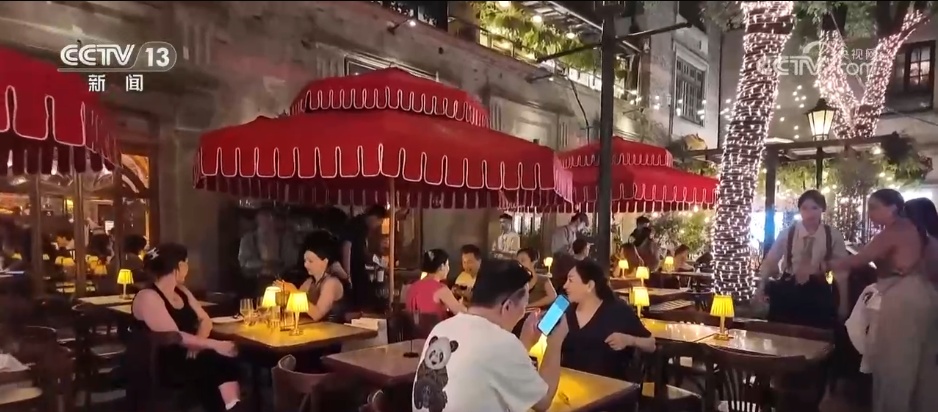 各地文旅市场“全面开花” 多重优惠多样体验助燃“夏日经济” 各地文旅市场“全面开花” 多重优惠多样体验助燃“夏日经济”