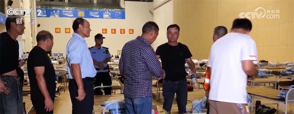 转移避险、回港避风、交通管制……华南各地严阵以待全力防御“韦帕”