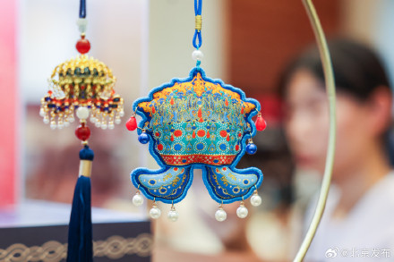 国博凤冠冰箱贴1年销售破200万件！又一批文创新品亮相