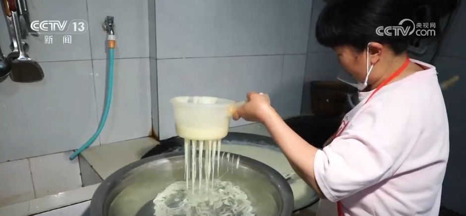 舌尖上的消暑佳品唤醒盛夏记忆 这些“清凉美食”不可错过