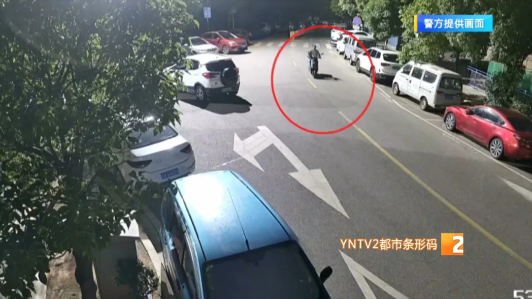 租车行老板兼职跑外卖，顺道偷电瓶！翻新后竟卖给……