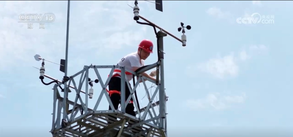 战酷暑、保施工 一线工作者们坚守岗位用汗水诠释责任与担当