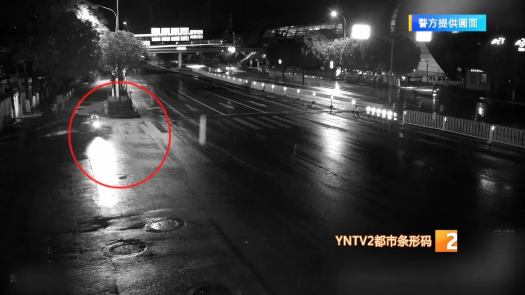 租车行老板兼职跑外卖，顺道偷电瓶！翻新后竟卖给……