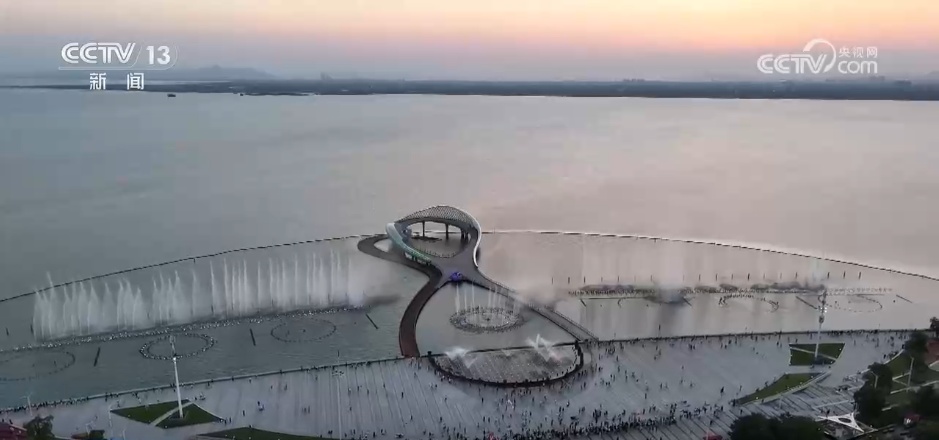 各地文旅市场“全面开花” 多重优惠多样体验助燃“夏日经济” 各地文旅市场“全面开花” 多重优惠多样体验助燃“夏日经济”