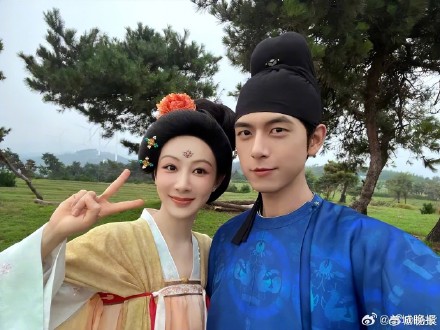 杨紫发长文告别：她会永远是我心中最美的一朵牡丹
