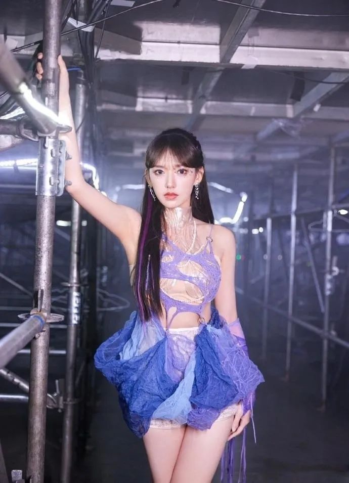 程潇自曝曾患双相情感障碍，在雨中奔跑大哭：不希望别人把我当成病人，不想所有人可怜我