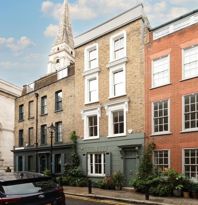 英亿万富豪前女友突然坠亡：正与其争夺伦敦价值270万英镑豪宅