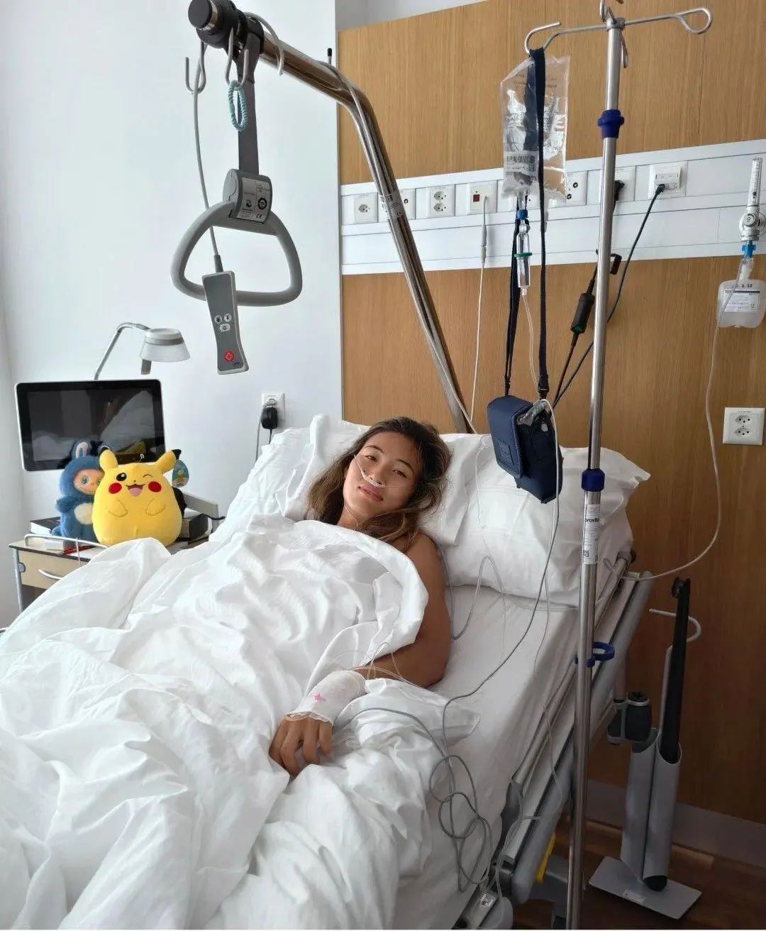 郑钦文发文:已完成右肘关节手术 郑钦文发文:已完成右肘关节手术