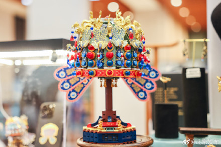 国博凤冠冰箱贴1年销售破200万件！又一批文创新品亮相