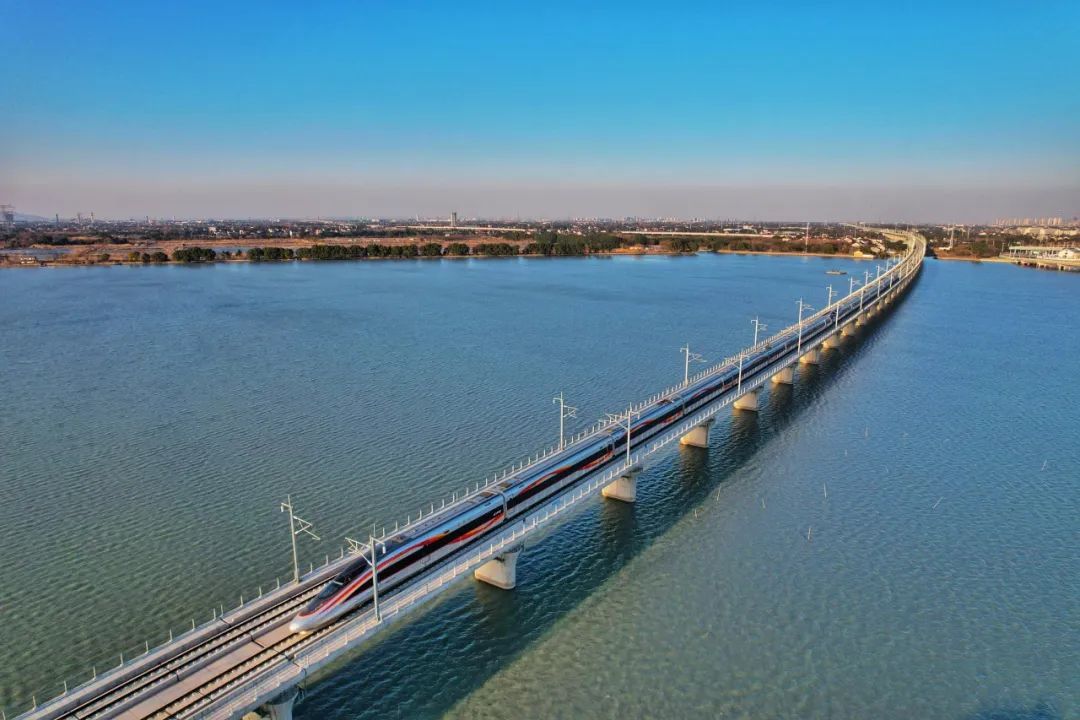 全国19个主要城市群全部实现高铁连通