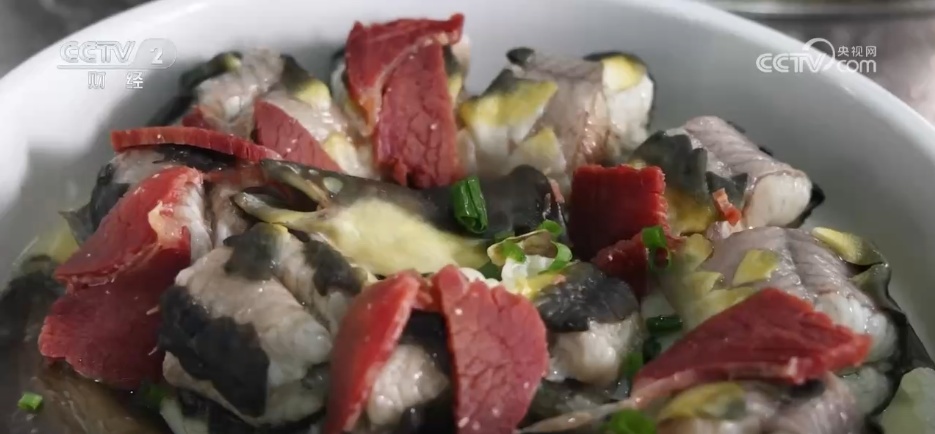 羊汤、火腿、冷馄饨……探寻各地独特的夏日美食，你最爱哪一款→