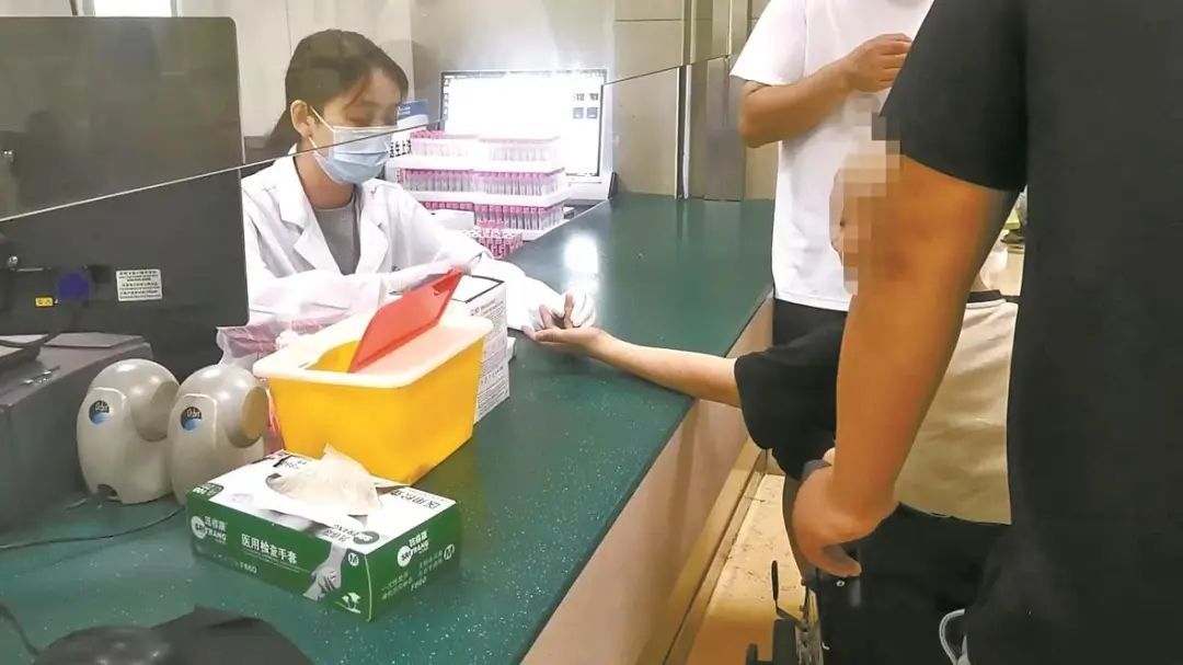 高温下的喉咙之痛，专家提醒做好这些预防措施