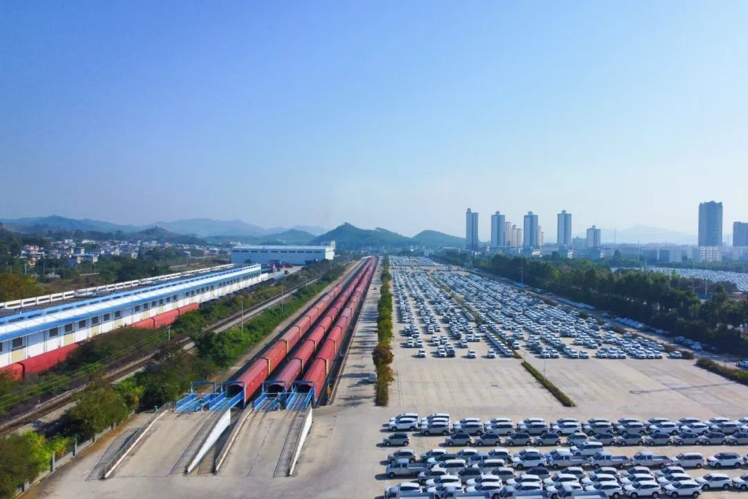 全国19个主要城市群全部实现高铁连通