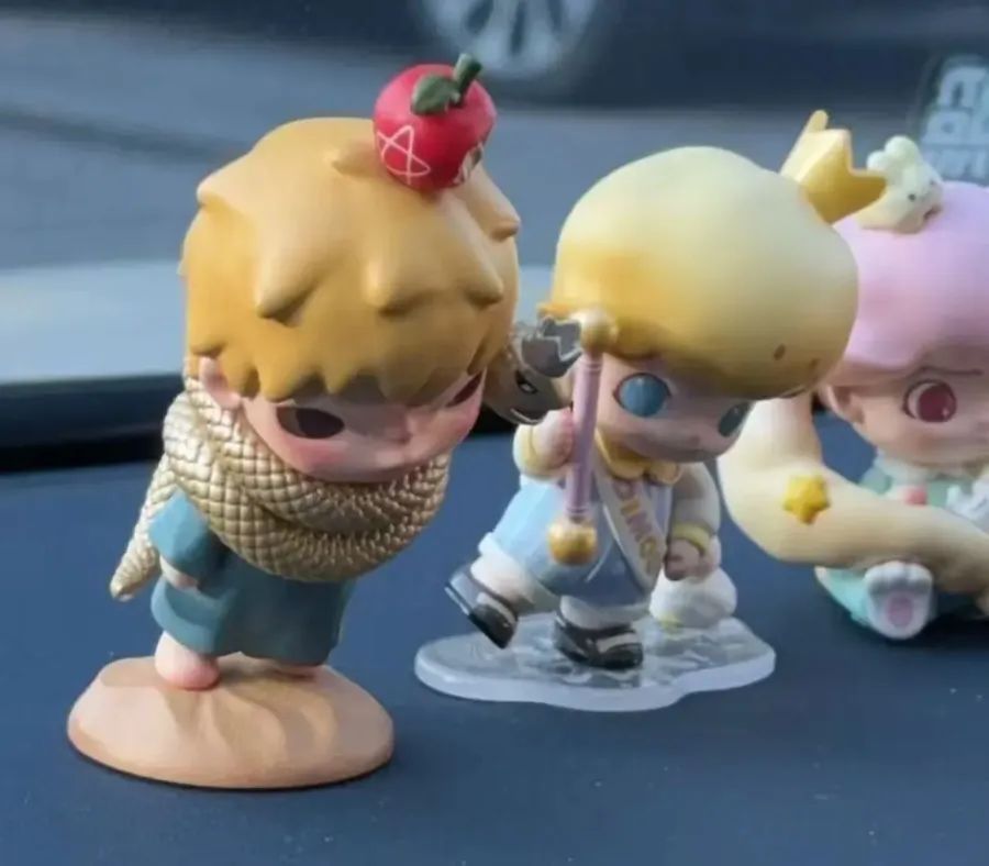 Labubu车内融化惨变Lababa！杭州人，快拿走车内的这些......