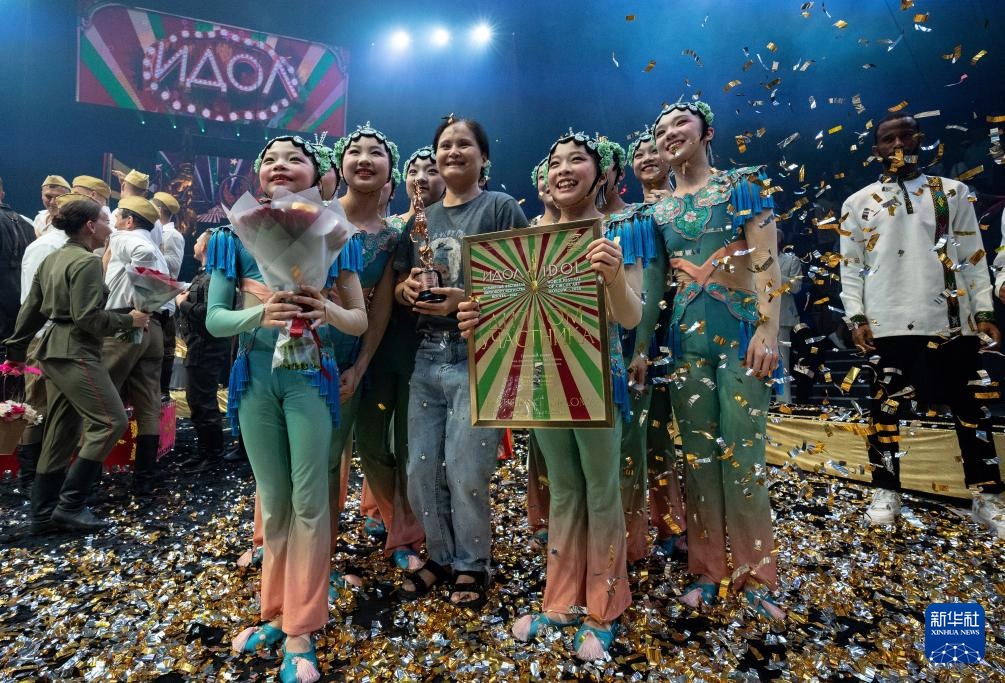 中国杂技在俄罗斯摘金夺铜