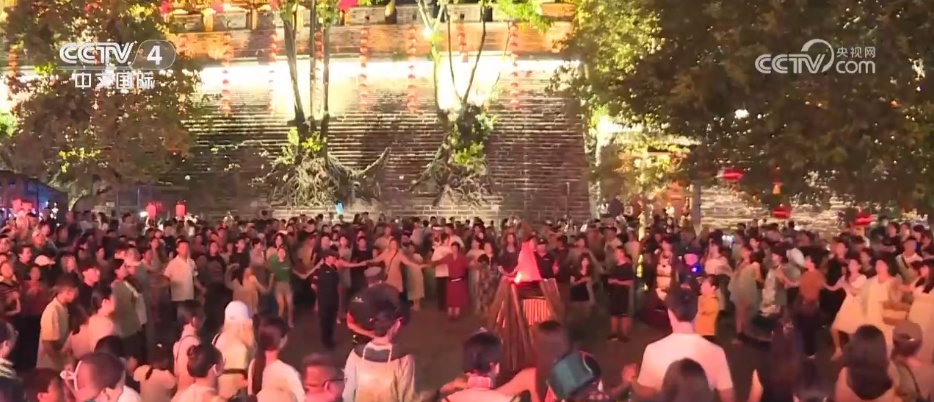 暑期各地文旅市场“热”力足 清凉“夜经济”激发消费新活力