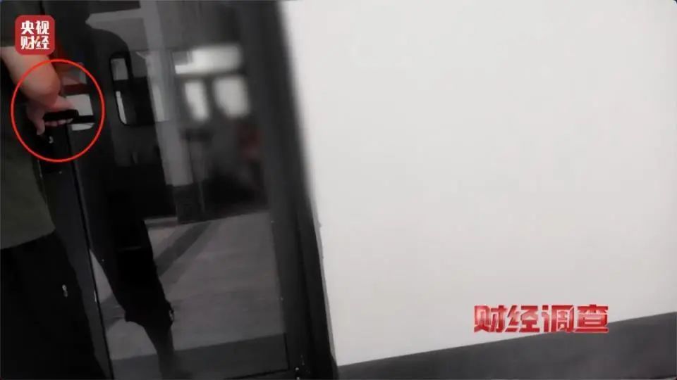 花几百万建新公厕,领导来了才能用?工作人员:村民素质不高 花几百万建新公厕,领导来了才能用?工作人员:村民素质不高