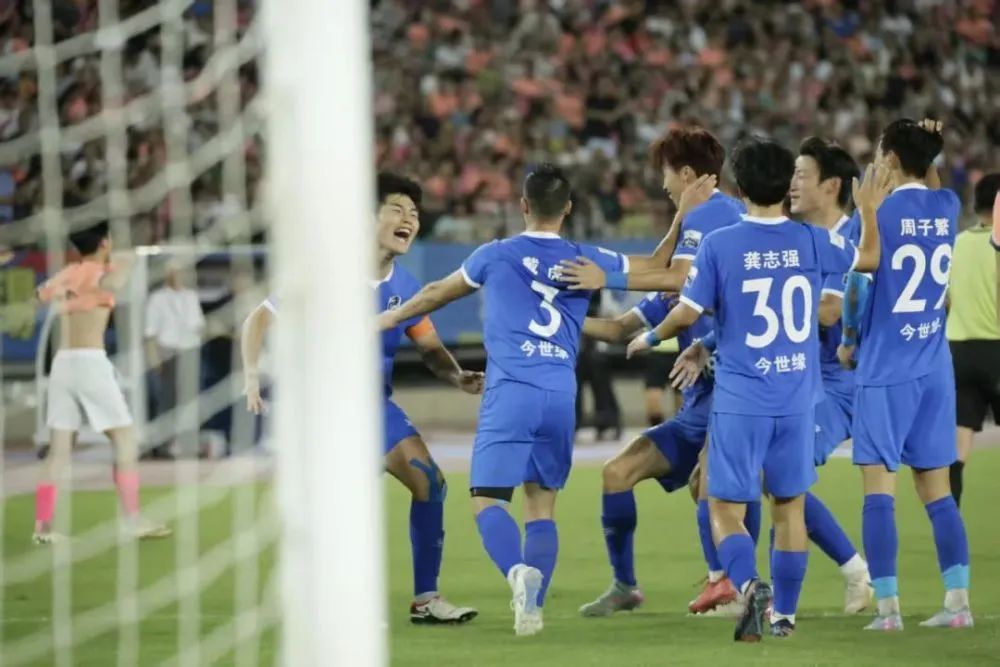 场内近3万人，“第二现场”30万人！