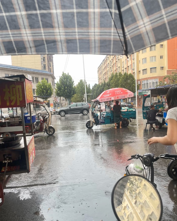 河南气温快速转场，未来几天重点防御短时强降水、雷暴大风！老乡，你那凉快不？