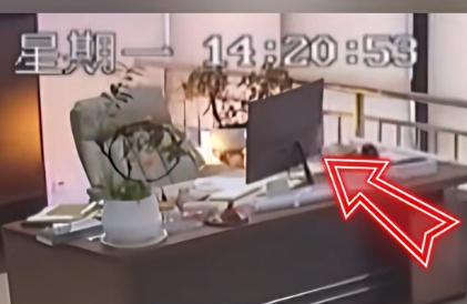 周日充电，周一爆炸！快转给你粗心的老板！