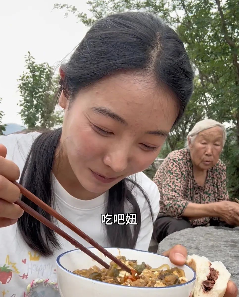 卖豆腐的27岁河南姑娘,李福贵凭什么走红 卖豆腐的27岁河南姑娘,李福贵凭什么走红