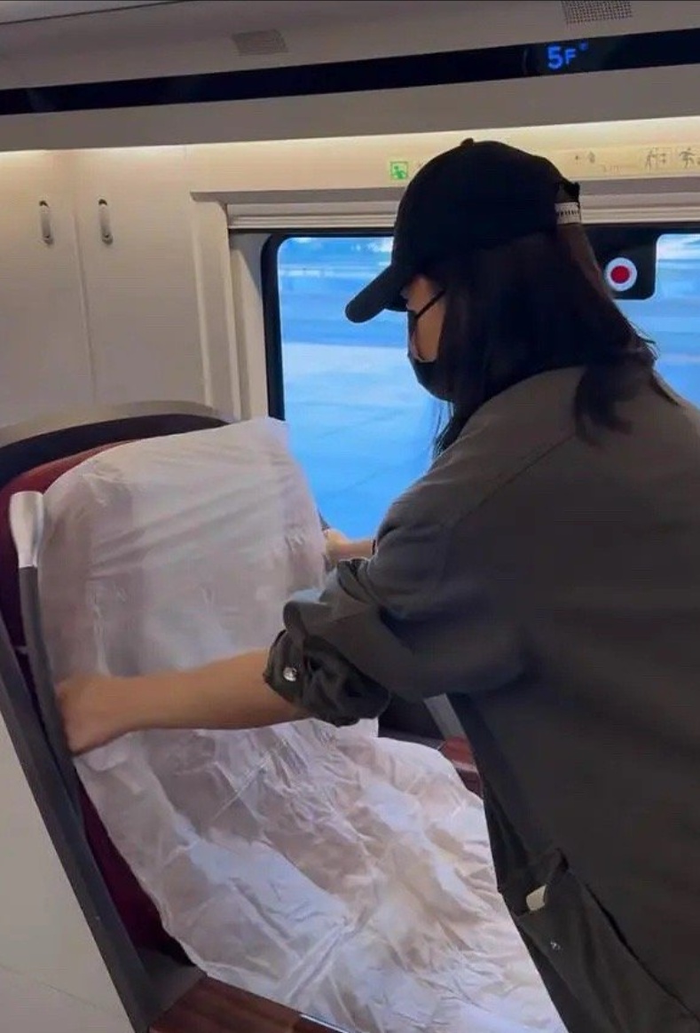 卖爆了！有店铺已售100000+，网友吵翻……