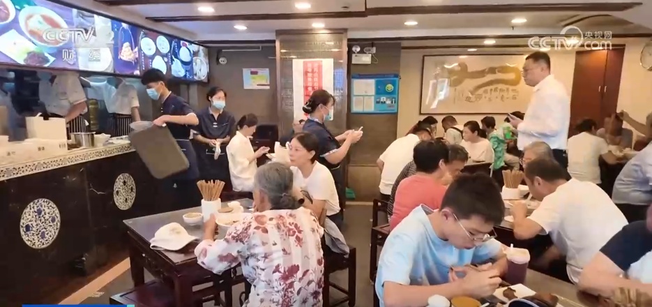 羊汤、火腿、冷馄饨……探寻各地独特的夏日美食，你最爱哪一款→