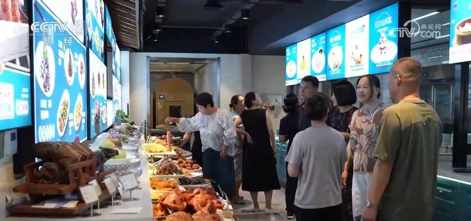 羊汤、火腿、冷馄饨……探寻各地独特的夏日美食，你最爱哪一款→