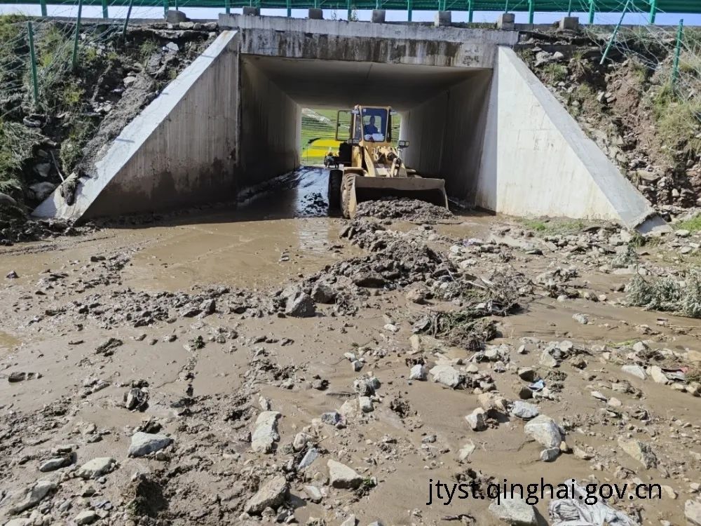 青海21个路段周边出现泥石流、滑坡