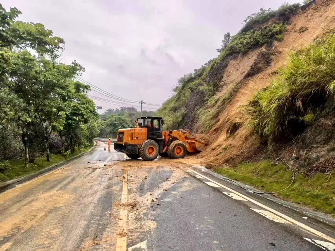 福建省气象台继续发布“暴雨预警Ⅱ级”！这些路段传来新消息