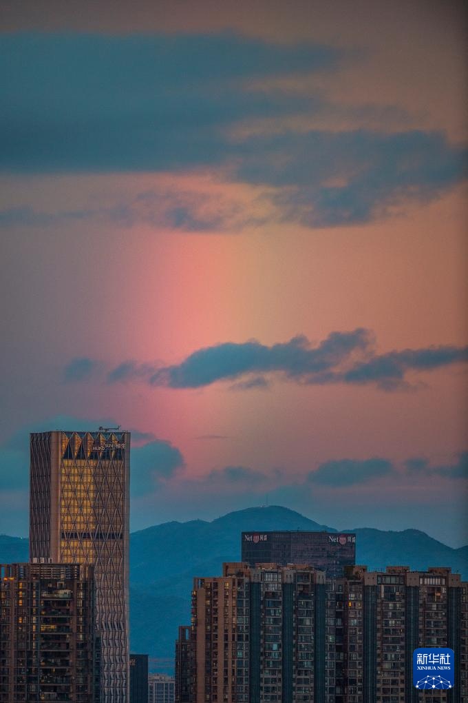 浙江杭州:彩虹伴霞光 浙江杭州:彩虹伴霞光