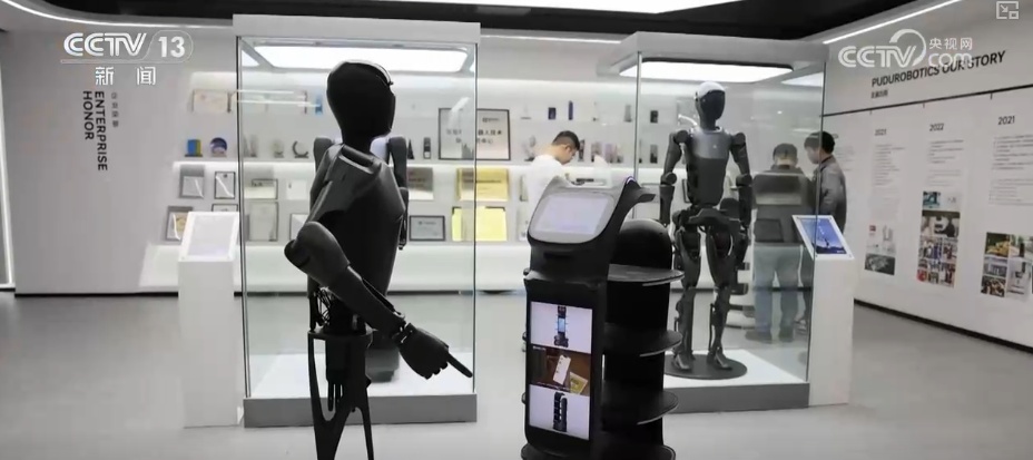 新型消费火热、科技成果涌现……划重点！透过亮点感受中国经济蓬勃“脉动”