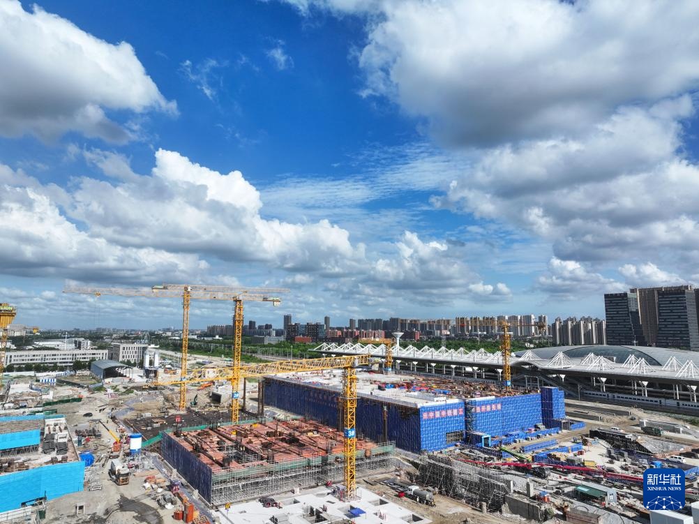 新建上海至南京至合肥高铁南通站站房施工稳步推进