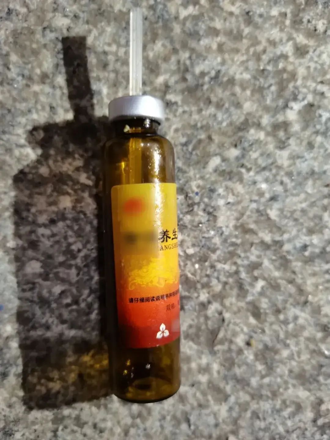 情绪不好懒得下楼，浙江女子随手一个动作，被刑拘！