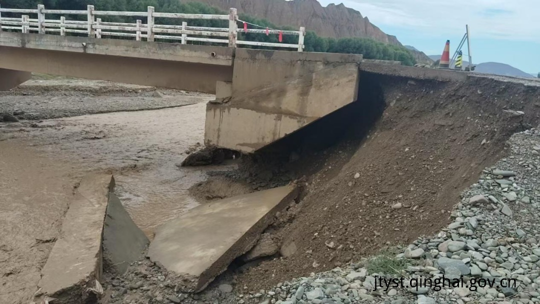 青海21个路段周边出现泥石流、滑坡