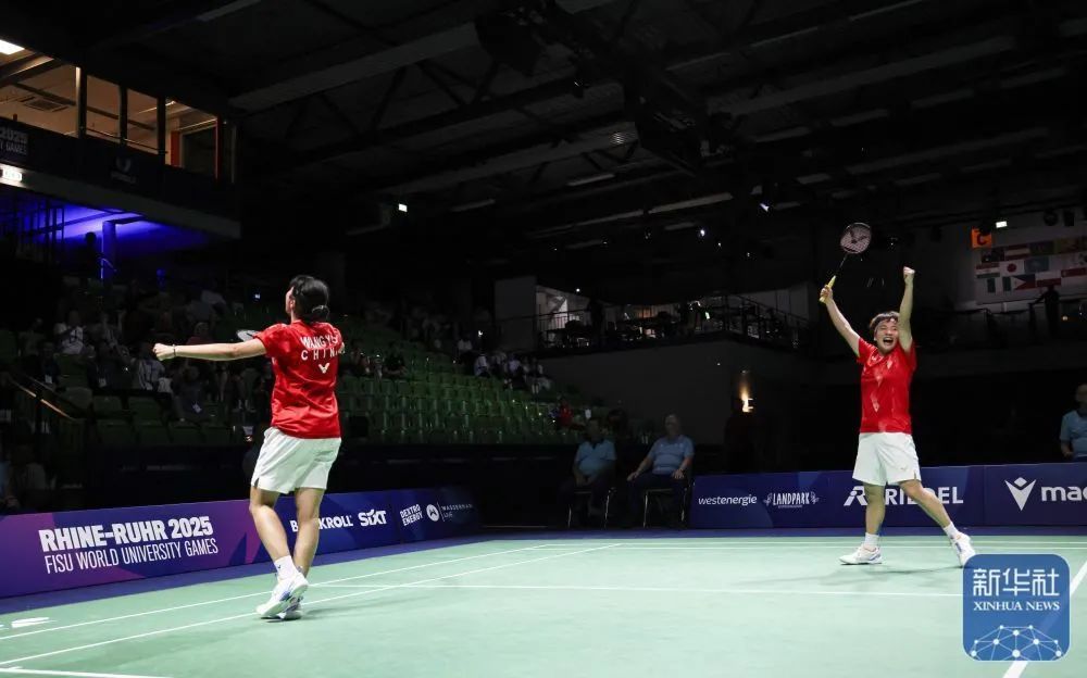 中国队获得羽毛球混合团体冠军