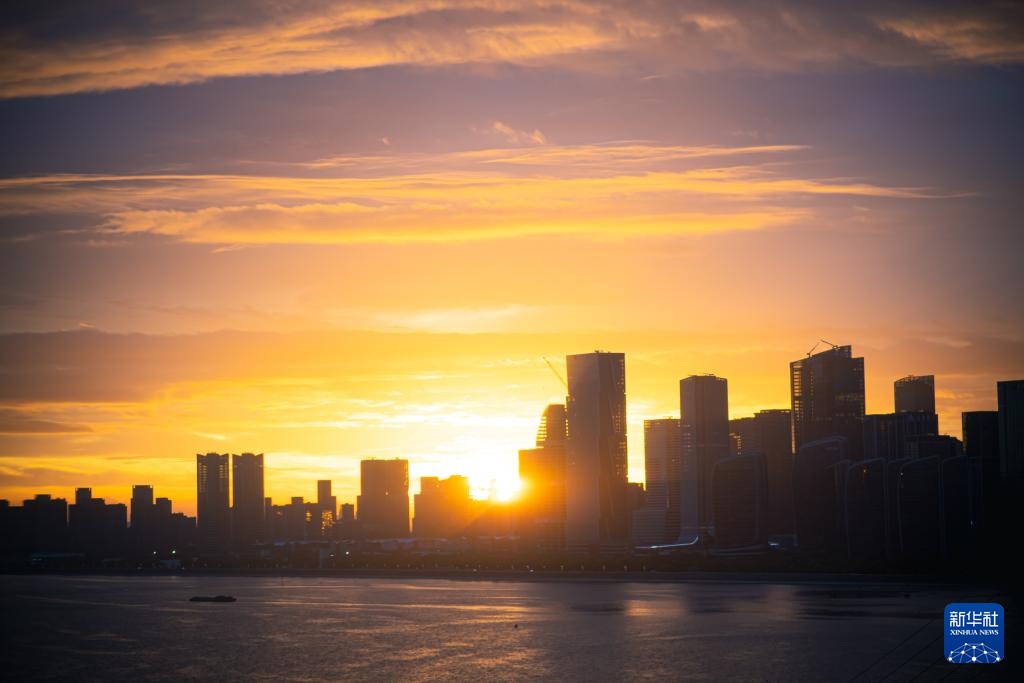 浙江杭州:彩虹伴霞光 浙江杭州:彩虹伴霞光