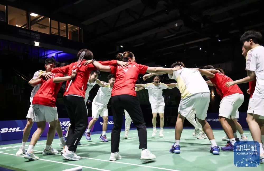 中国队获得羽毛球混合团体冠军