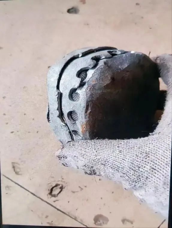 拆解不明金属物引发爆炸，佛山废品站一男子全身被炸伤