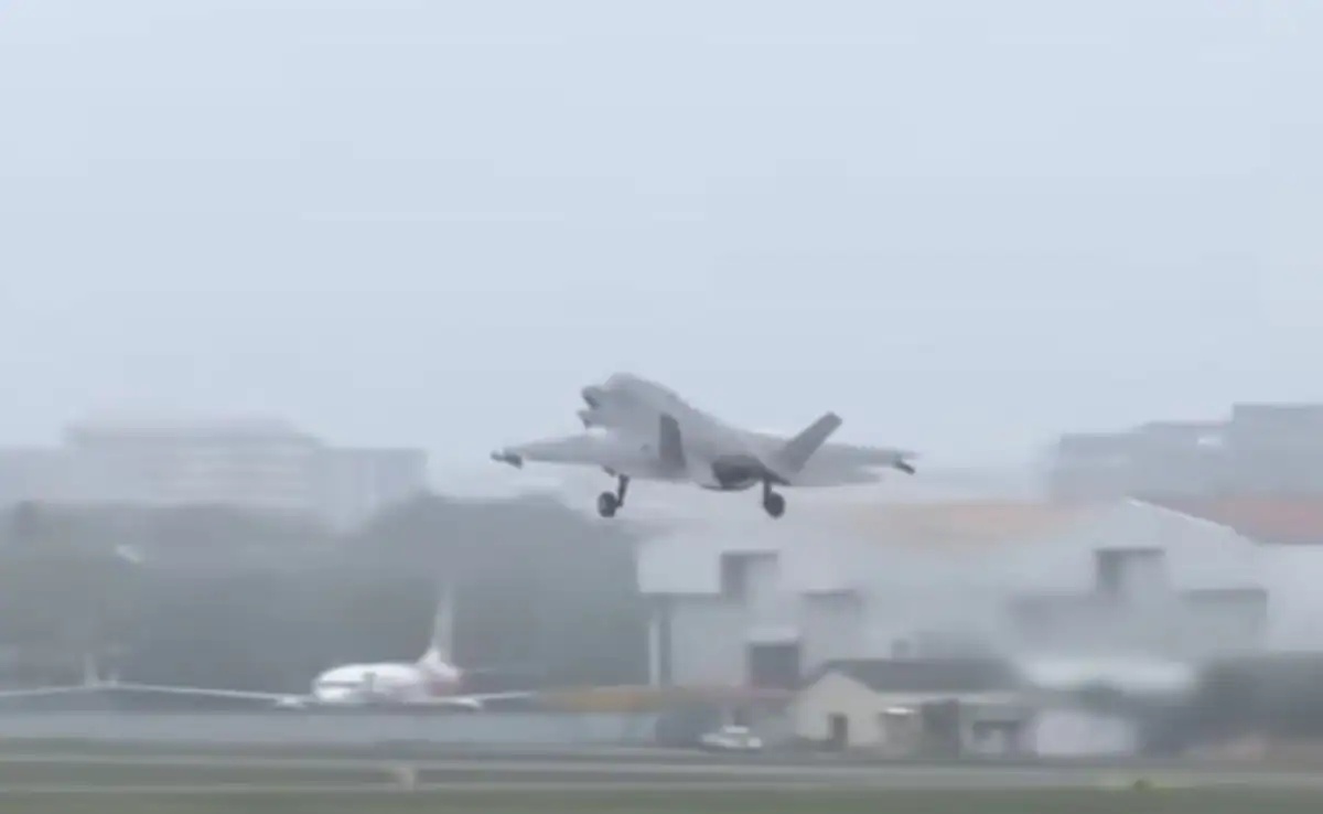 画面曝光！外媒：滞留印度超五周后，英F-35B战机已起飞前往澳大利亚