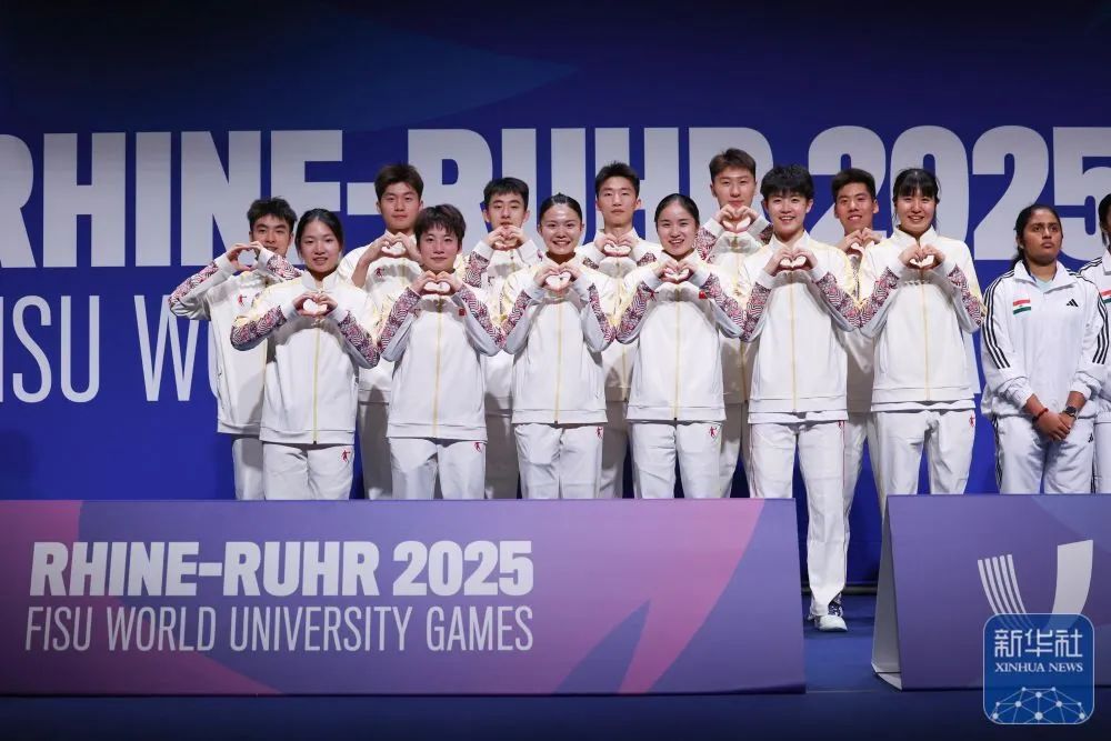 中国队获得羽毛球混合团体冠军