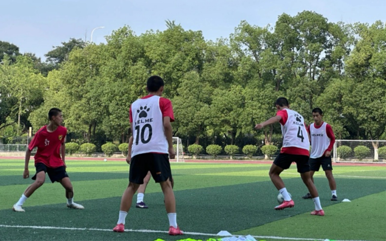谁是下一个寇程、李贤成？“苏超”，托起更多少年的足球梦！