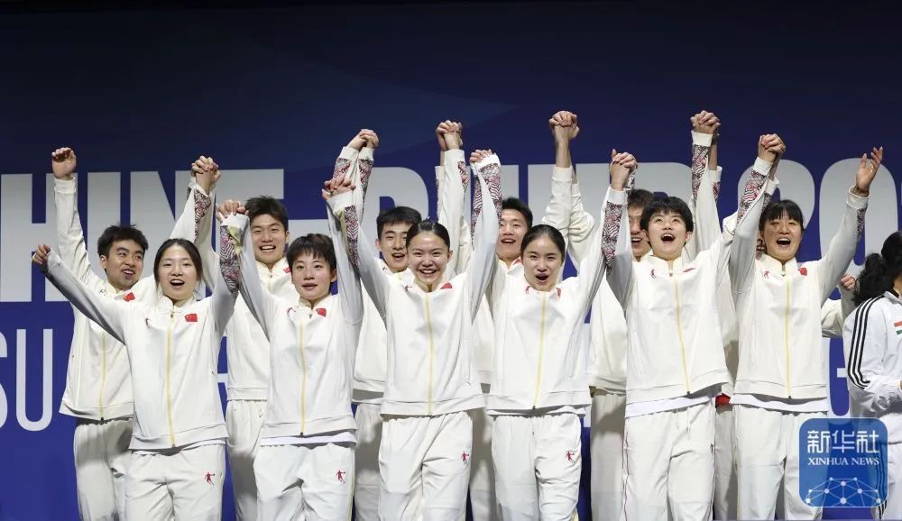 中国队获得羽毛球混合团体冠军