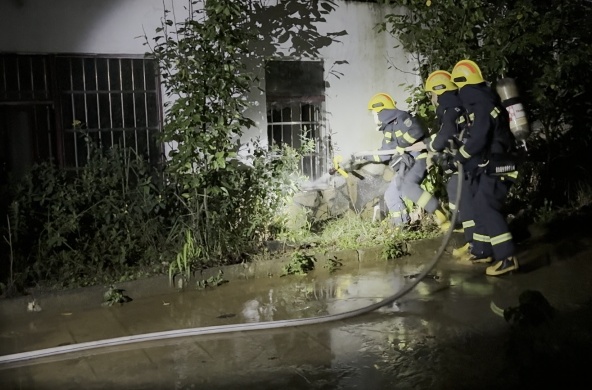 姐弟三人的一碗炸土豆，竟把家也“炸”了？