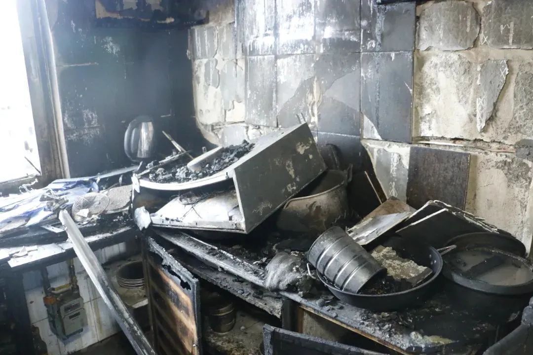 姐弟三人的一碗炸土豆，竟把家也“炸”了？